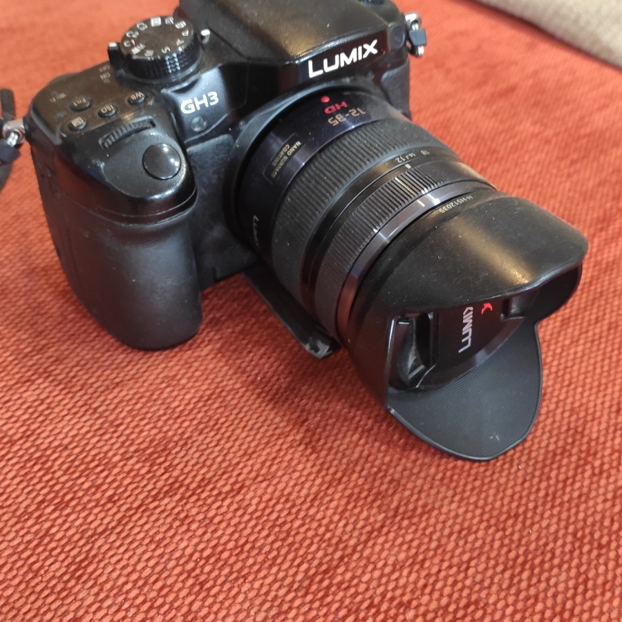 Фотокамера GH3 Lumix с объективом 12-35