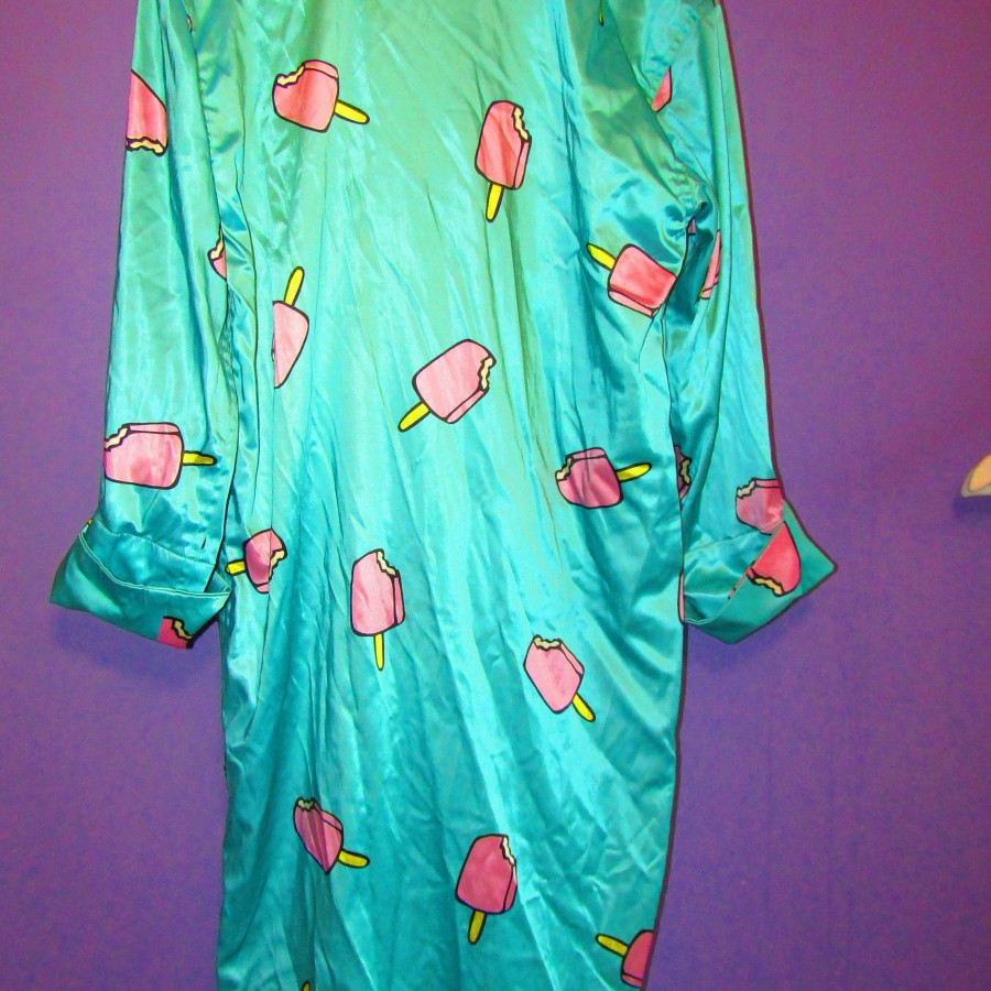 для фотосессий яркий плащь